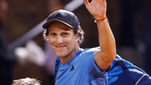 Read more about the article Former footballer Forlan beaten on pro tennis debut