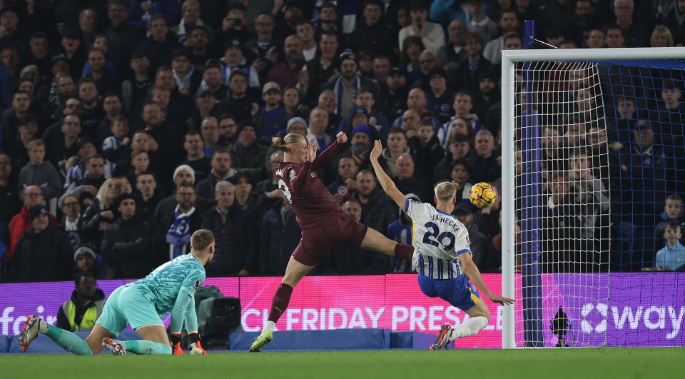 You are currently viewing Man City star Erling Haaland smashes Alan Shearer’s 29-year Premier League record in 16 games fewer