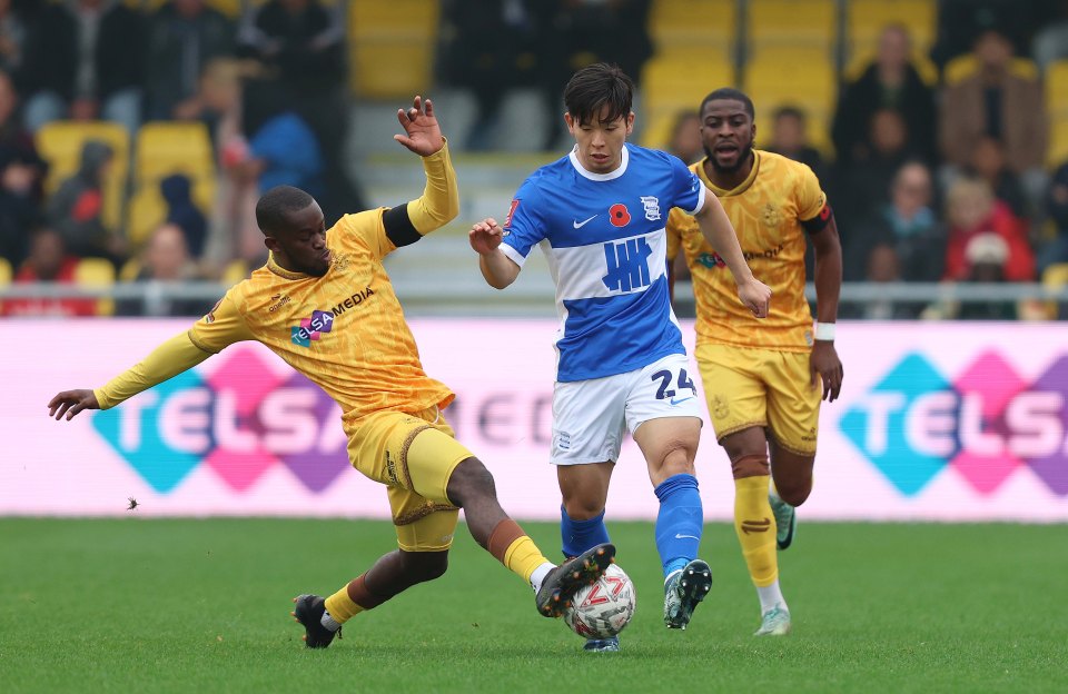 You are currently viewing ‘Baffled’ – Birmingham City bizarrely denied clear penalty in strange FA Cup incident