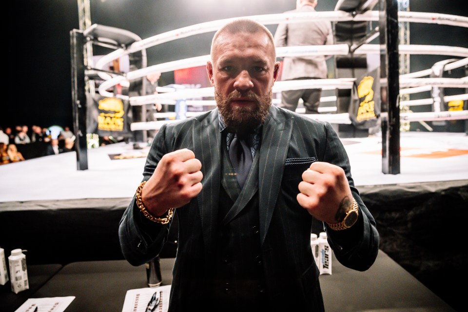 Read more about the article Conor McGregor left visibly stunned after bare-knuckle fighter leaves ring in oxygen mask at BKFC 68 Newcastle