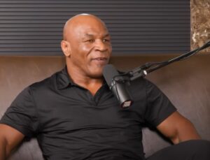 Read more about the article Mike Tyson leaves former UFC champions in hysterics as he describes how he will approach Jake Paul in fight