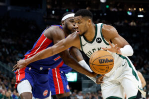 Read more about the article Giannis Antetokounmpo scores NBA season-high 59, rallies Bucks from 18-point deficit past Pistons