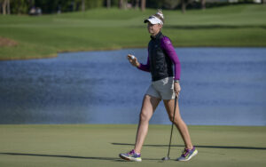 Read more about the article Nelly Korda recovers from a 6-shot deficit and cuts Charley Hull’s lead to one in LPGA