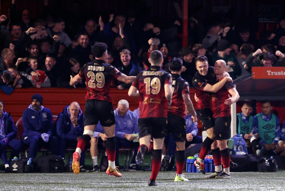 You are currently viewing Non-league Tamworth hand ex-Premier League Huddersfield FA Cup embarrassment thanks to ‘Rory Delap re-gen’