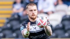 Read more about the article Half-back Smith one of three released by Hull FC