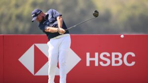 Read more about the article With 12 new clubs and ball, Shane Lowry leaps into contention in Abu Dhabi