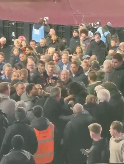 Read more about the article Fans filmed fighting in stands at West Ham in huge brawl during thrilling London derby with Arsenal