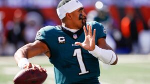 Read more about the article Eagles: Jalen Hurts contract doesn’t prevent him from golfing