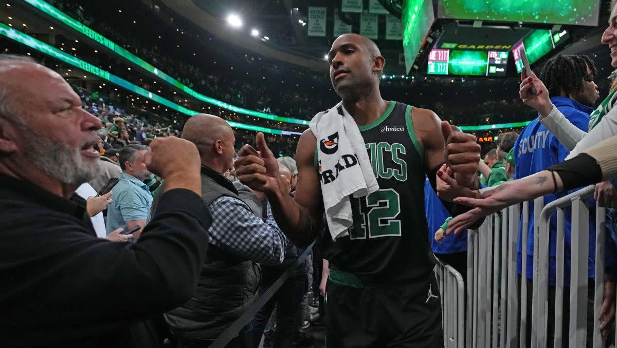 Read more about the article Horford’s heroics help C’s snap Cavs’ historic win streak