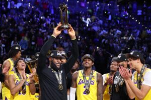 Read more about the article What’s motivating Lakers in their NBA Cup title chase? ‘I mean, $500,000 is $500,000’