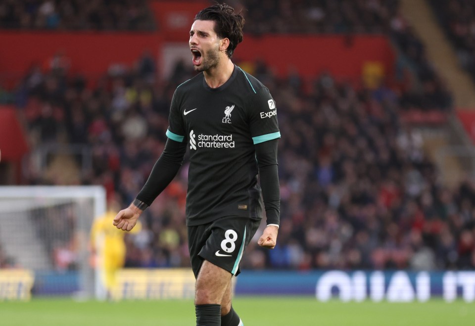 Read more about the article Arne Slot equals incredible record as sensational Liverpool start continues thanks to Mo Salah