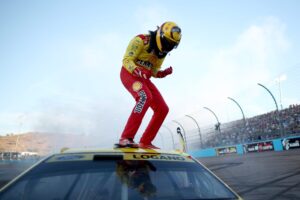 Read more about the article Joey Logano, Team Penske race to NASCAR championship at Phoenix Raceway