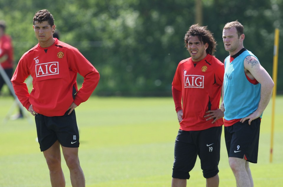 You are currently viewing I was record Man United transfer but nerves took over in awkward first training session alongside Wayne Rooney, Cristiano Ronaldo and Carlos Tevez