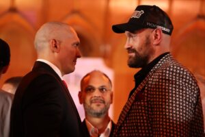 Read more about the article Oscar De La Hoya hesitates before saying who he thinks will win Oleksandr Usyk vs Tyson Fury rematch