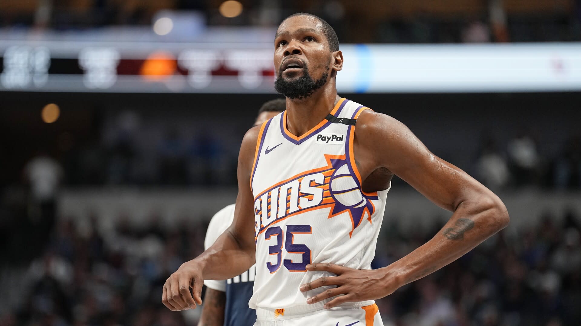 You are currently viewing Phoenix’s Kevin Durant out with calf strain, to be reevaluated in two weeks