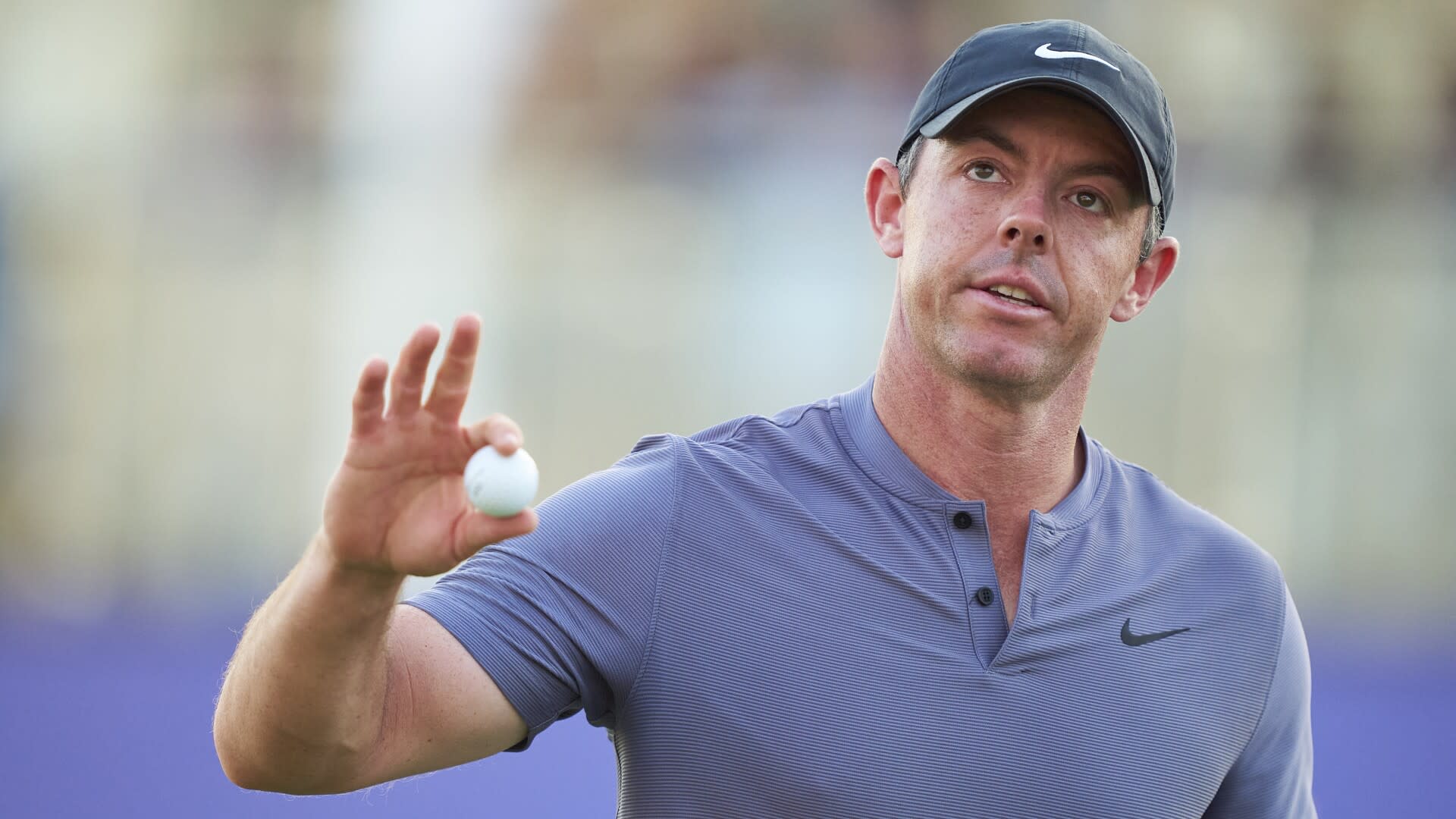 Read more about the article Rory McIlroy closing in on Race to Dubai title, one off DP World Tour Championship lead