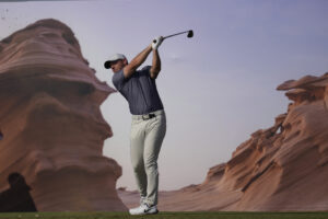 Read more about the article Paul Waring shoots 61 in Abu Dhabi to set 36-hole record on European tour with 19-under par