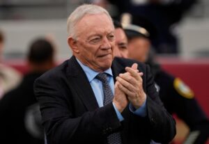 Read more about the article ‘Asinine’ – Jerry Jones’ outlandish ‘hanging around the rim’ comments enrage Cowboys fans who have officially given up on lowly $11billion franchise