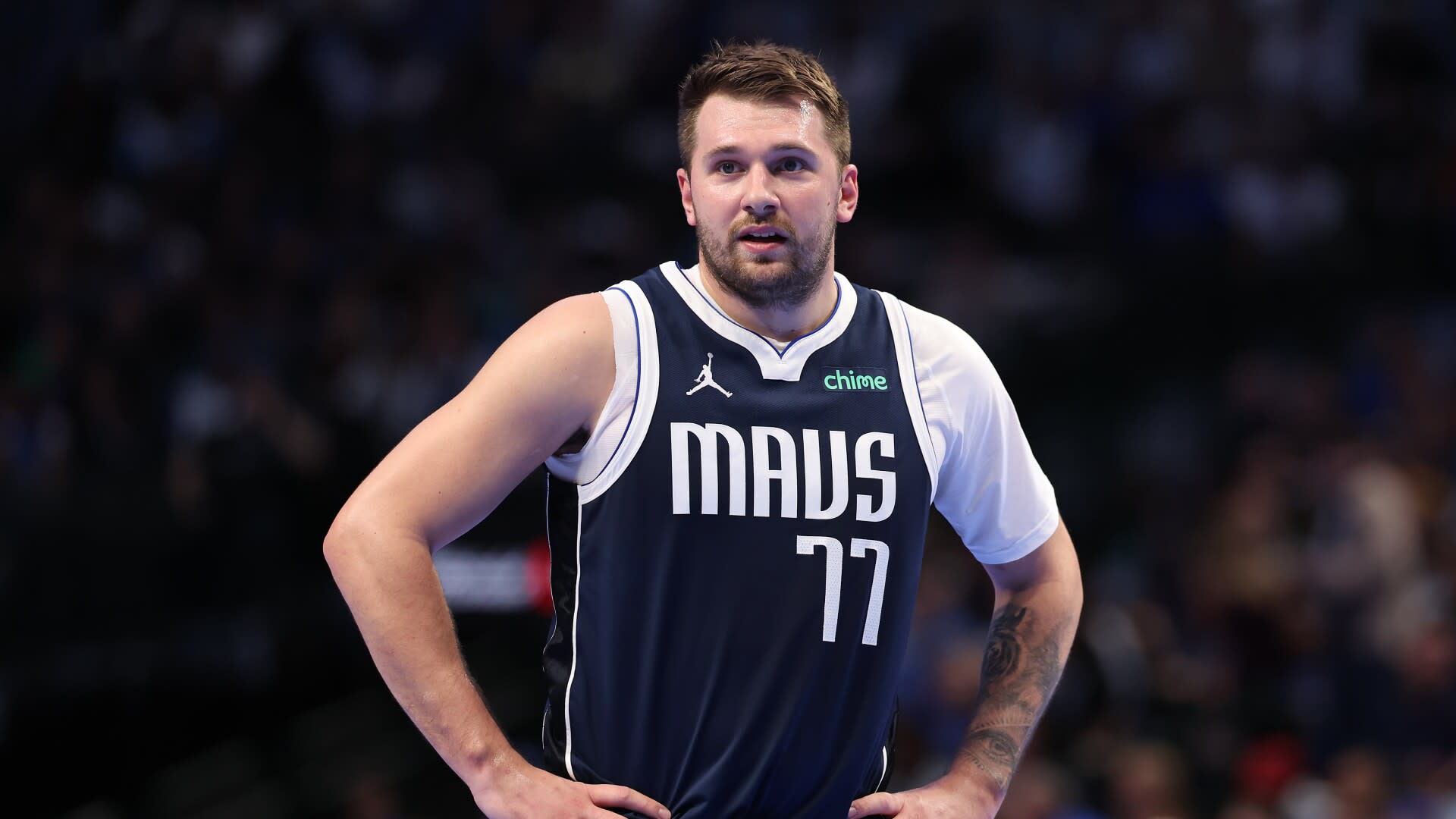 Read more about the article Mavericks’ Luka Doncic sufferers sprained wrist, to be reevaluated in a week