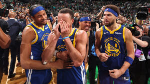 Read more about the article How Steph, Klay gave Moody his ‘welcome to the NBA’ moment