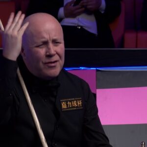 Read more about the article John Higgins storms off in frustration with X-rated outburst as play halted at International Championship