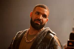 Read more about the article Drake makes huge bet on Mike Tyson vs Jake Paul with over $1 million available in earnings