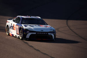 Read more about the article NASCAR: Denny Hamlin posts thank you to FedEx as longtime sponsor is reportedly ‘not expected’ back