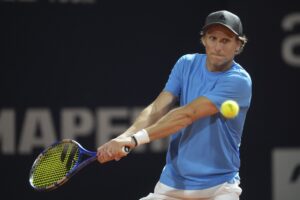 Read more about the article Diego Forlán’s debut in professional tennis begins with a double loss at the Uruguay Open