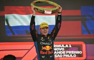 Read more about the article Verstappen cool on F1 championship hopes in Vegas