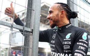 Read more about the article Lewis Hamilton and Mercedes decide against early release to ‘end relationship the right way’