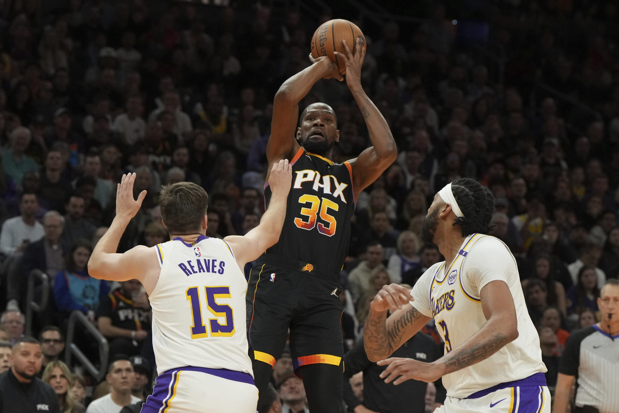 You are currently viewing NBA Cup: Kevin Durant, Bradley Beal return to lead Suns past Lakers as Rockets clinch knockout round berth