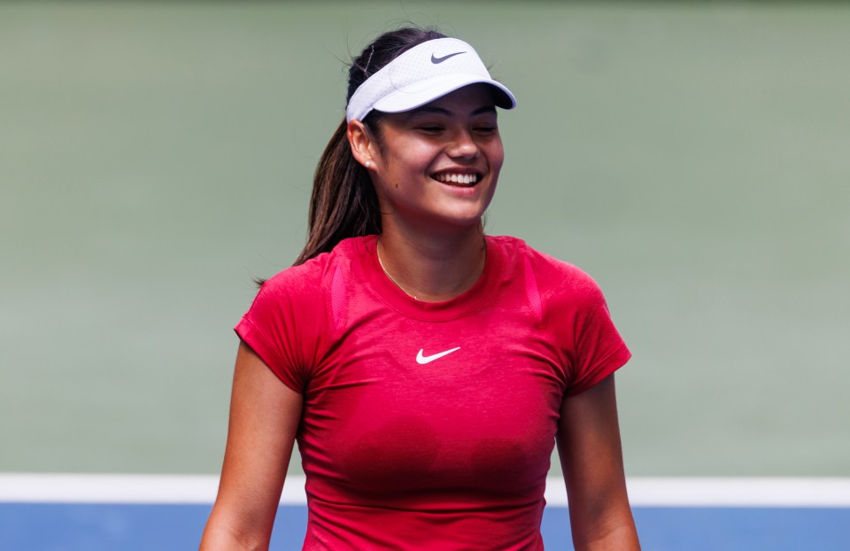 You are currently viewing Emma Raducanu gets unexpected compliment as tennis rival goes undercover in Hong Kong