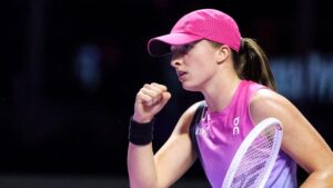 Read more about the article Swiatek beats Kasatkina but awaits WTA Finals fate