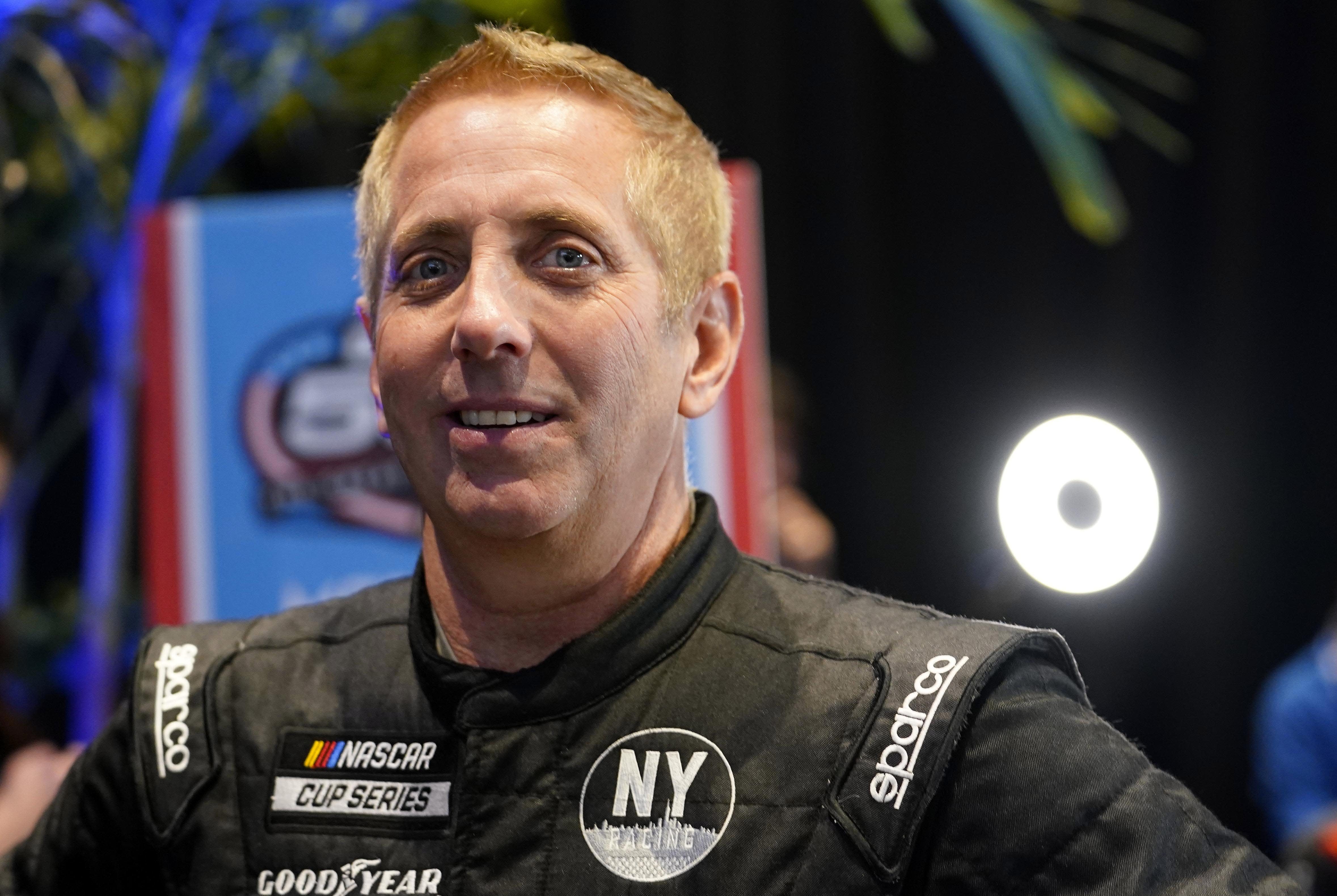 Read more about the article Semi-retired NASCAR driver Greg Biffle wants to run another Daytona 500. What about 2025?