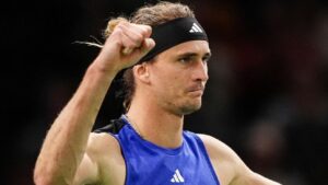 Read more about the article Zverev beats Tsitsipas to reach Paris semi-finals