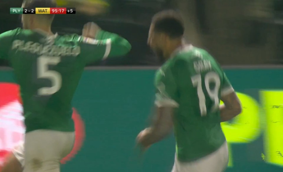 You are currently viewing Wayne Rooney watches ex-Premier League star recreate iconic Man United goal for Plymouth in stunning scenes