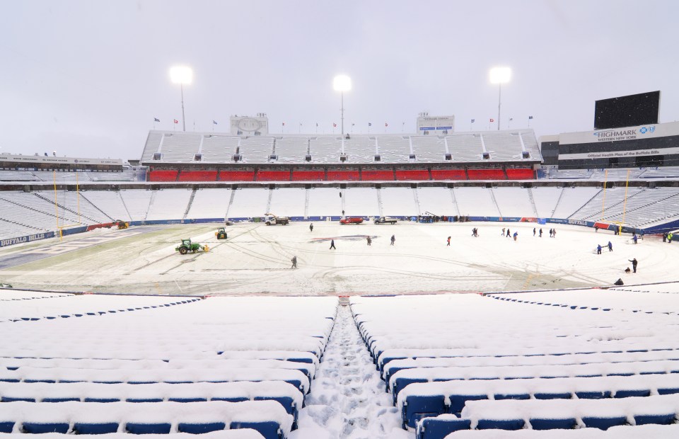 You are currently viewing Arctic conditions and lake-effect snowstorm could ‘bury Buffalo’ as Bills and 49ers put on red alert for Sunday Night Football