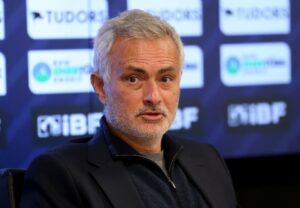 Read more about the article Jose Mourinho responds to ‘ridiculous’ Cristiano Ronaldo rumours but makes ex-Real Madrid man an offer