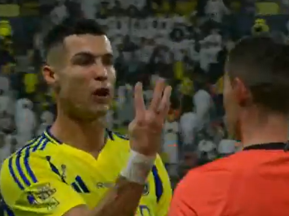 Read more about the article Cristiano Ronaldo rages at referee as he tells him to ‘be fair’ in Al Nassr’s clash against rivals Al Hilal