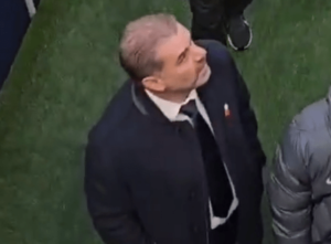 Read more about the article Ange Postecoglou appears to stare down fan as Tottenham booed off after Ipswich defeat