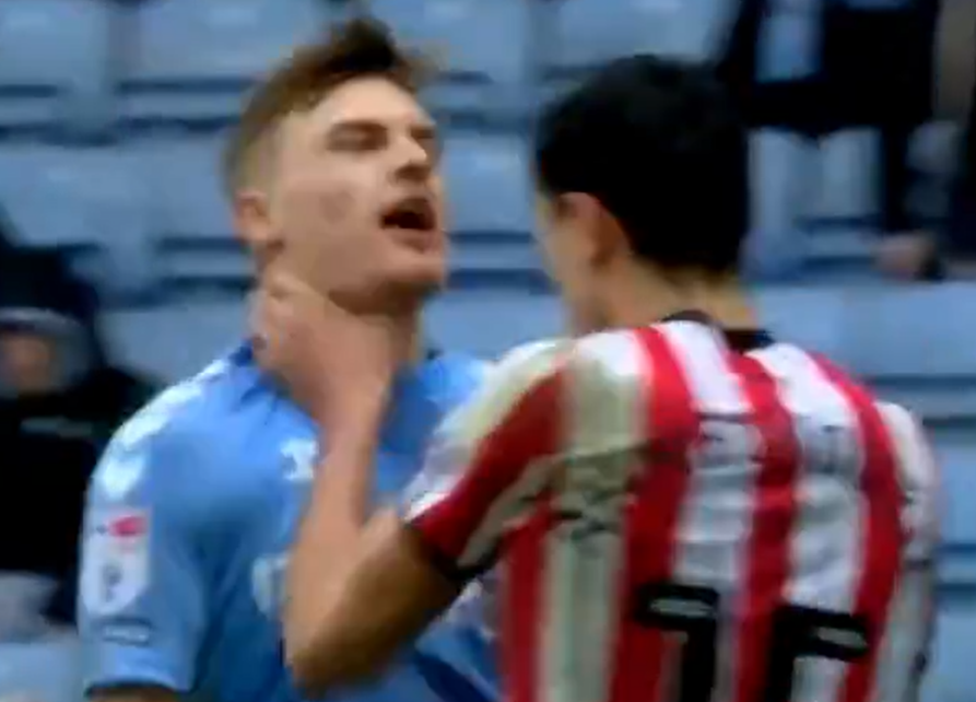 Read more about the article Sheffield United star sent off after grabbing Coventry forward by the throat to spark all-in scuffle