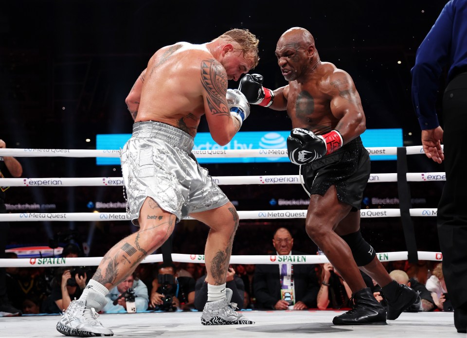 Read more about the article Former boxer explains why Mike Tyson KO conspiracy theory that fans spotted in Jake Paul fight isn’t true