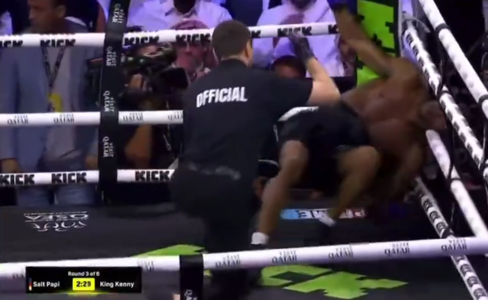 You are currently viewing ‘He just shook everyone’ – Salt Papi viciously knocks out King Kenny in one of influencer boxing’s greatest KOs and leaves KSI stunned