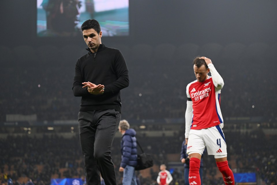 Read more about the article Arsenal fan sparks fury by branding Mikel Arteta a ‘clown’ and a ‘fraud’ who has to GO