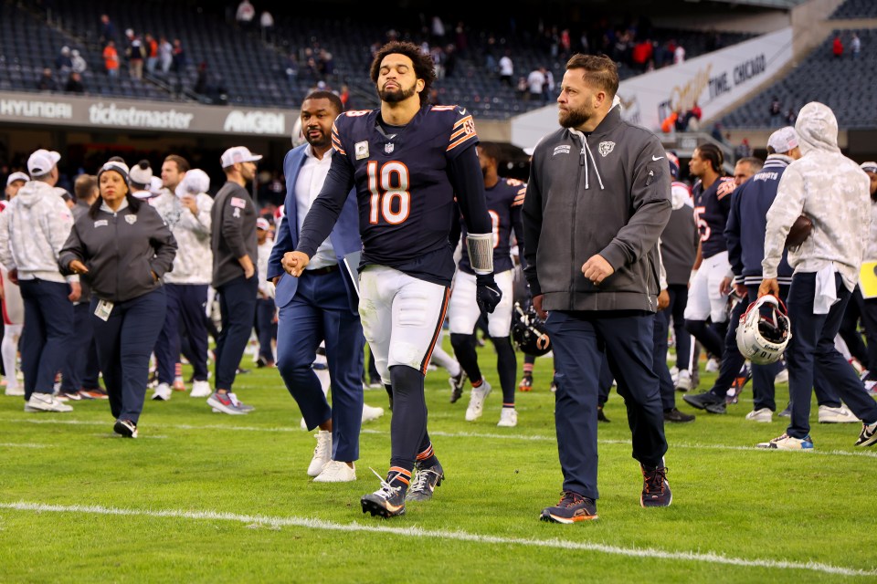 You are currently viewing ‘I’m not gonna go there’ – The Chicago Bears have failed Caleb Williams as questions aimed at coaching staff arise