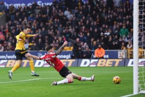 Read more about the article Wolves break club record and end brutal Premier League drought with victory over Southampton