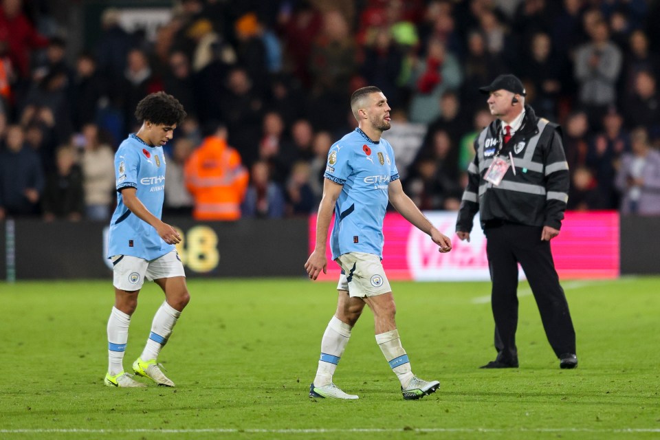 You are currently viewing Troy Deeney questions Kyle Walker’s reason for Man City’s shock defeat at Bournemouth