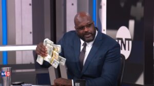 Read more about the article Shaquille O’Neal loses $5million Cleveland Cavaliers bet with Charles Barkley and pays up live on air