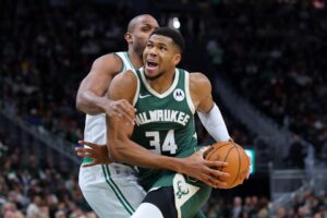 Read more about the article Fans concerned for ‘child’ Giannis Antetokounmpo as Greek Freak gets called out by NBA champ