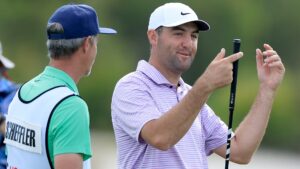 Read more about the article Scottie Scheffler goes on birdie run, takes two-shot lead at Hero World Challenge